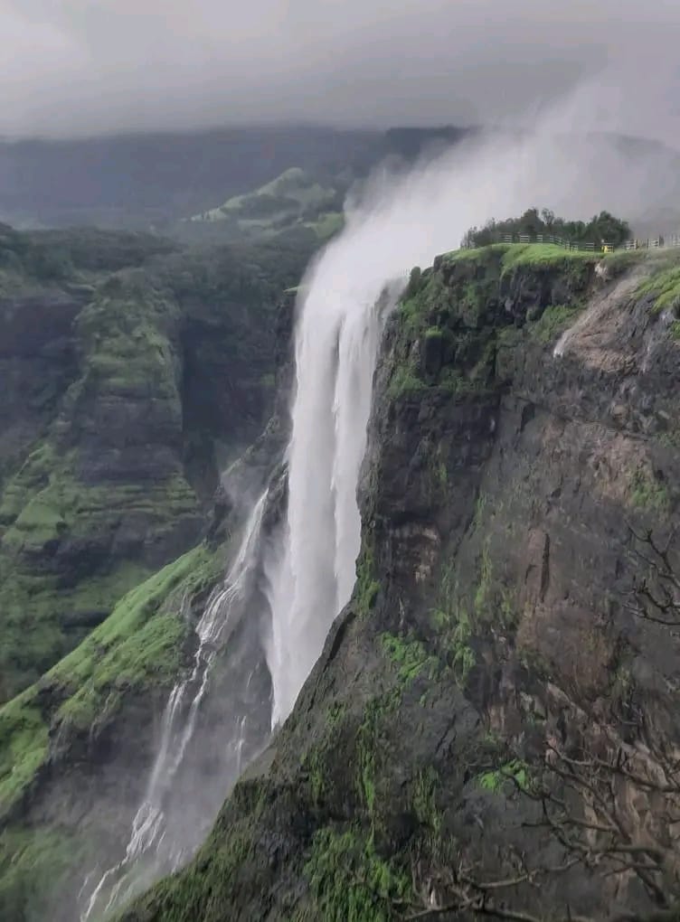 Reverse waterfall